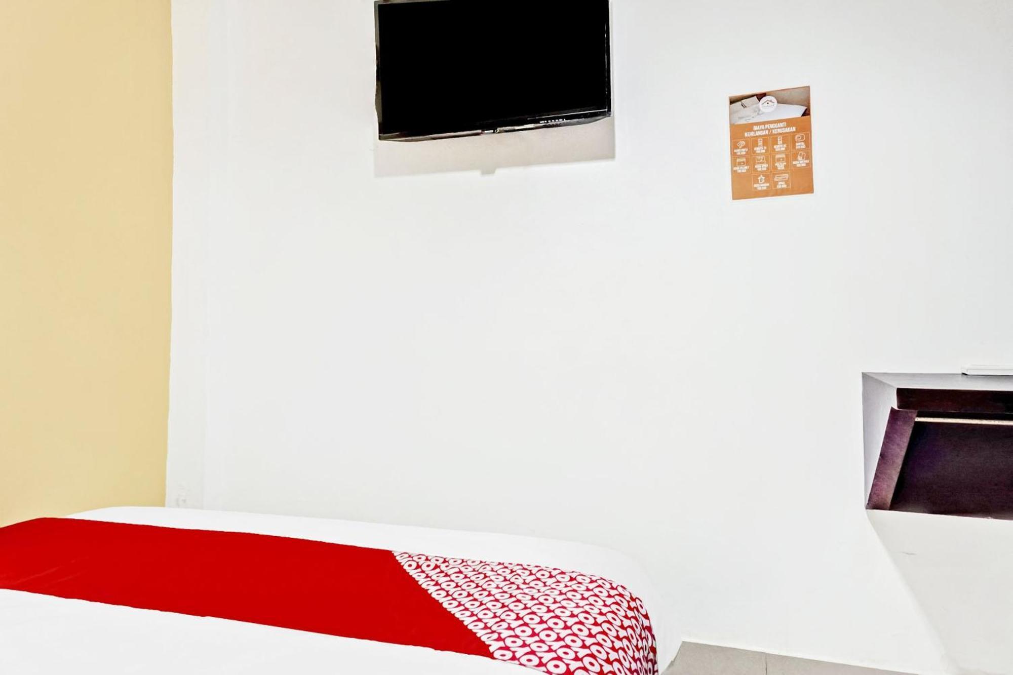 OYO 90692 Point Hostel Jakarta Exterior foto