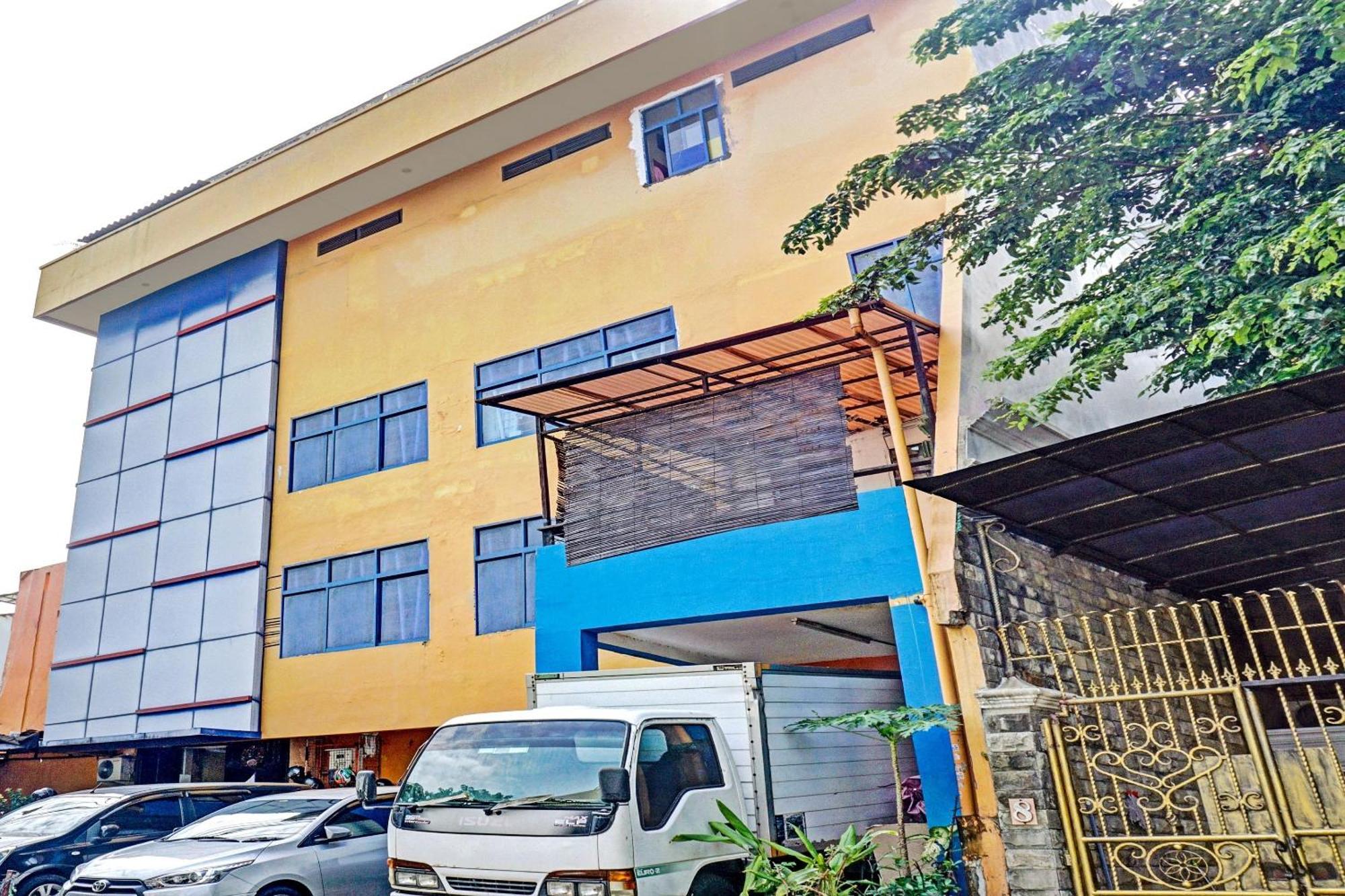 OYO 90692 Point Hostel Jakarta Exterior foto